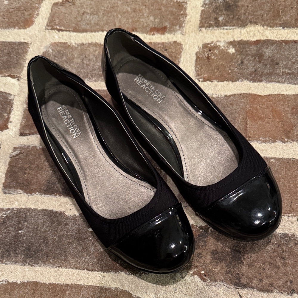 Kenneth Cole Reaction Women's Glossy Black toe cap wedges size 8